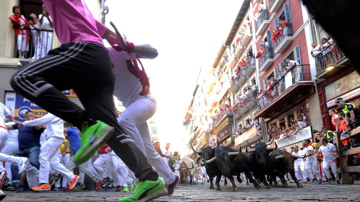 Encierro de San Fermín con toros de Victoriano del Río.-AFP-PHOTO, ANDER GILLENEA