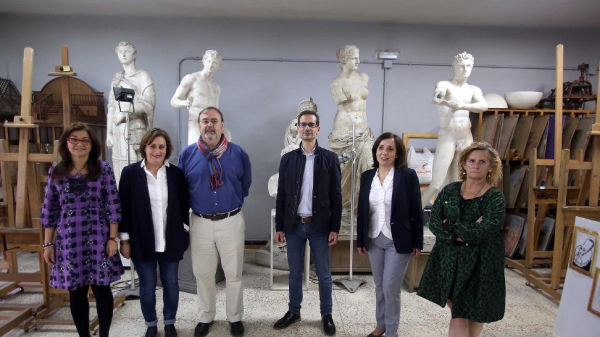 El consejero de Educación, Fernando Rey, visita la Escuela de Arte y Superior de Conservación y Restauración de Bienes Culturales-Miriam Chacón / ICAL