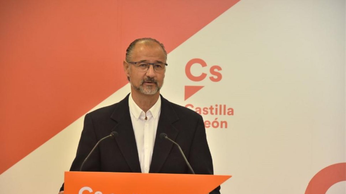 Fuentes, en la rueda de prensa.-ICAL