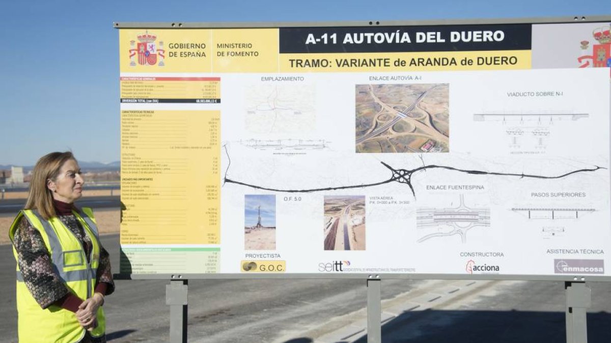 La ministra de Fomento, Ana Pastor visita a las obras de la Autovía del Duero A-11-Ical