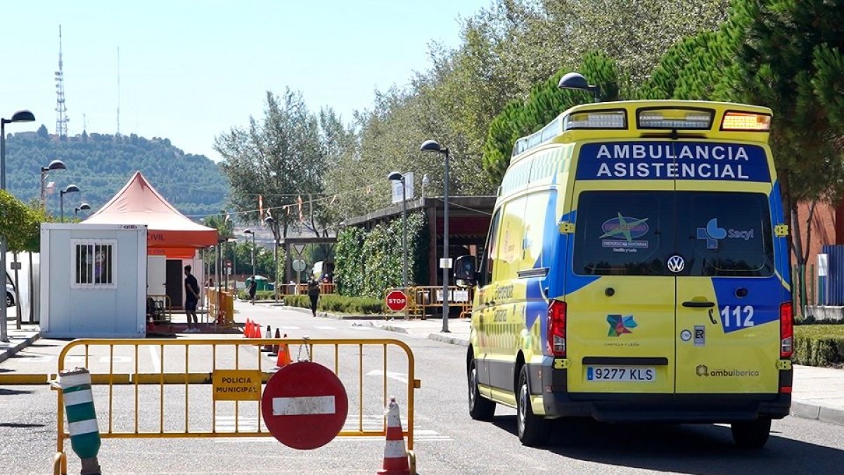 Entrada a las urgencias del Hospital Río Hortega. - ICAL