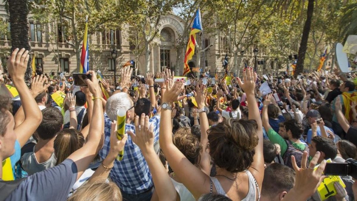 Manifestación frente al TSJC en contra de la operación de la Guardia Civil.-FERRAN SENDRA