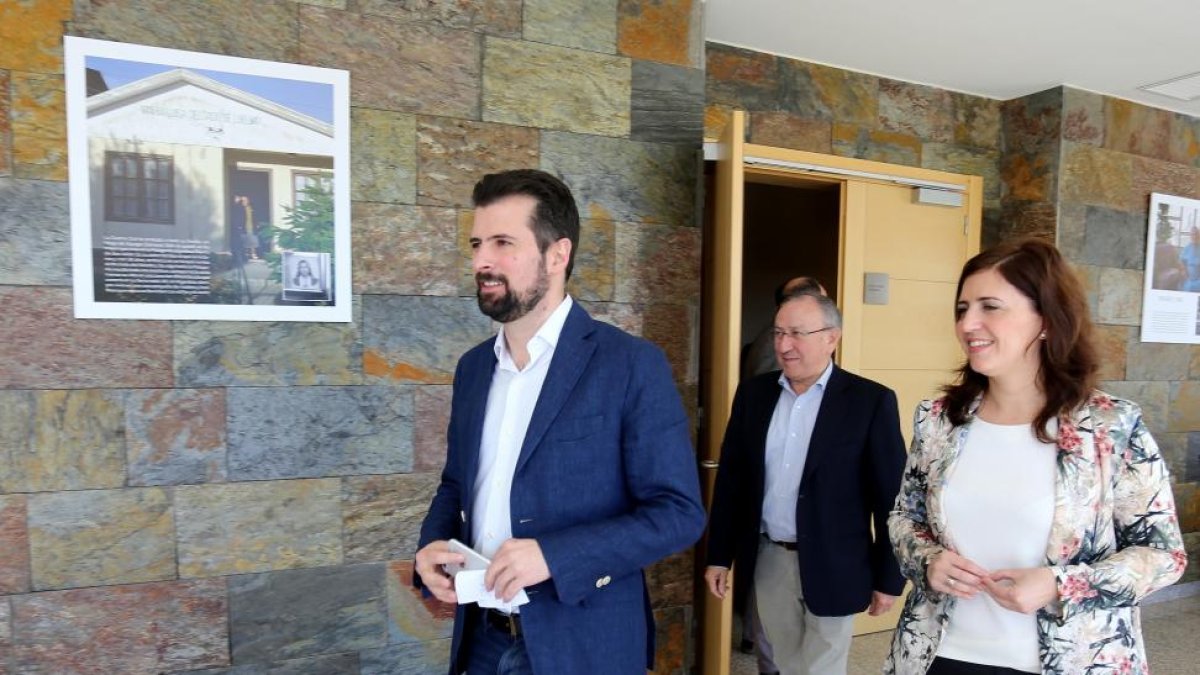 El secretario general del PSOE CyL y portavoz en las Cortes, Luis Tudanca, inaugura la Jornada Interparlamentaria del PSOE de Castilla y León en la que se dan citan parlamentarios autonómicos y nacionales del PSOE de Castilla y León.-ICAL