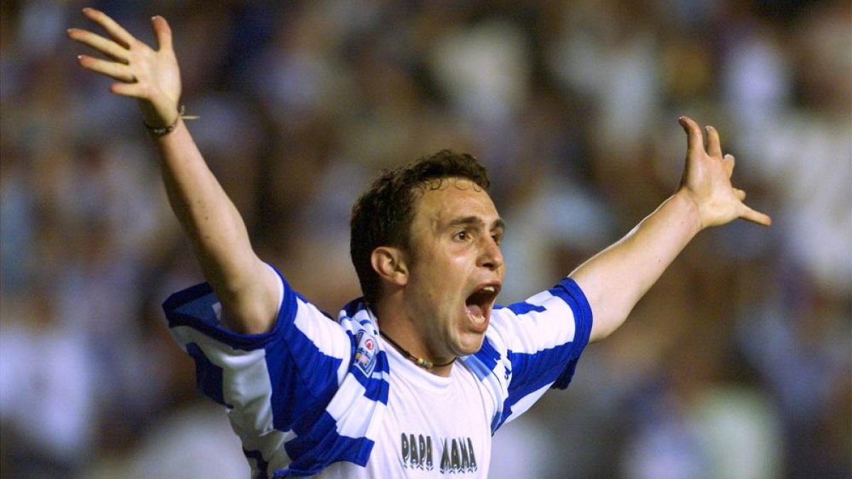 Sergio celebra su gol en la final de 2000 con el Espayol.-E.M.