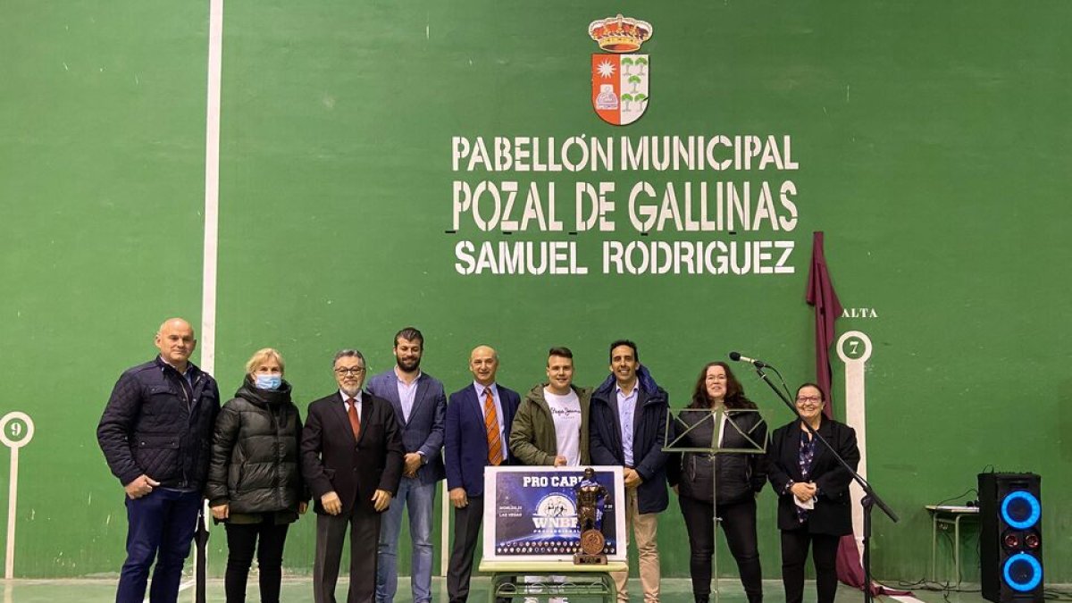 Acto de homenaje en el pabellón de Pozal de Gallinas. / E. M.