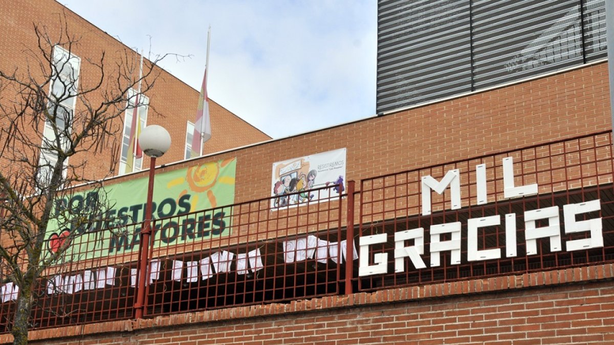 Residencia de Los Royales en Soria, uno de los primeros focos registrados en centros de mayores en la región. - M. TEJEDOR