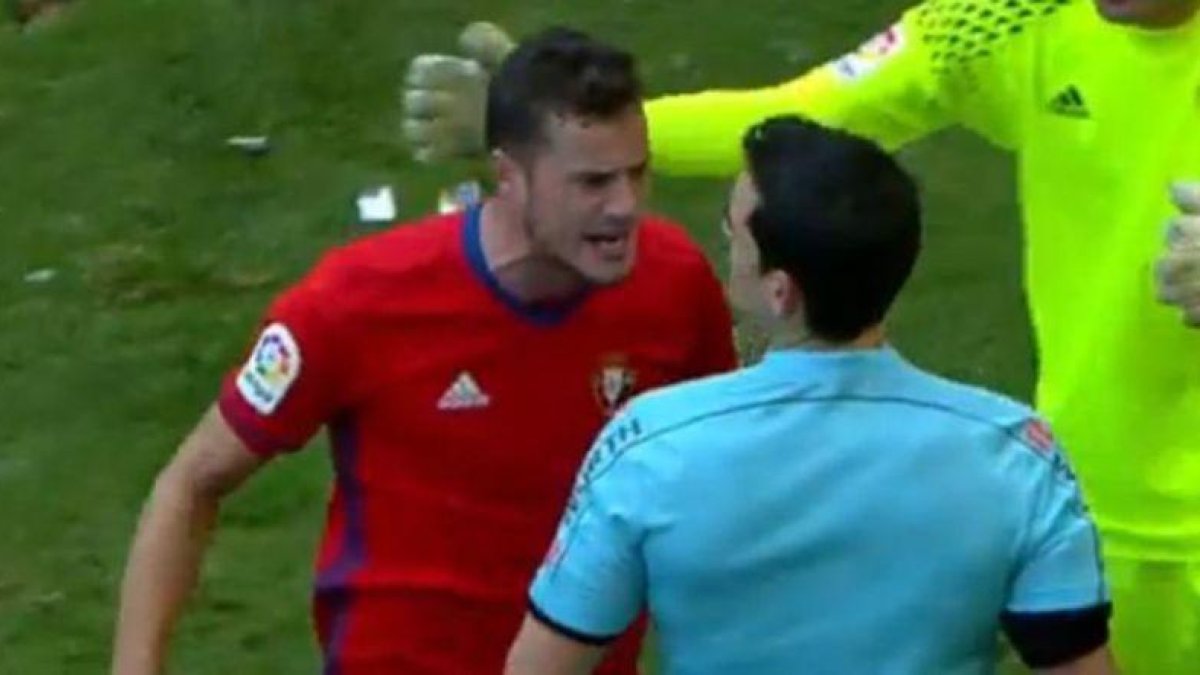 Oriol Riera no acabó nada contento con la actuación arbitral del partido que enfrento a su Osasuna ante el Sevilla.-