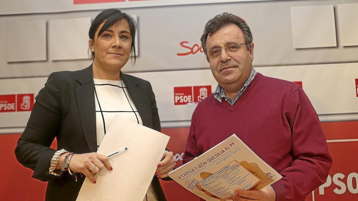(A la derecha) El procurador del Partido Socialista por Zamora, José Ignacio Martín Benito-EM