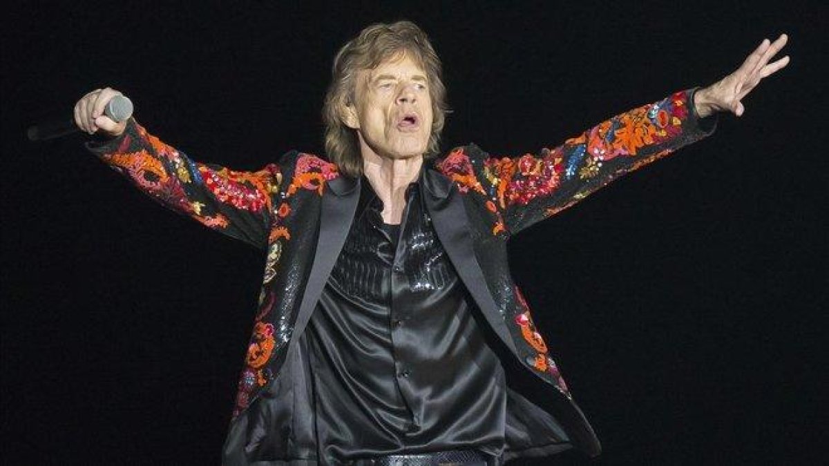 Mick Jagger, durante un concierto en París.-AP / MICHEL EULER
