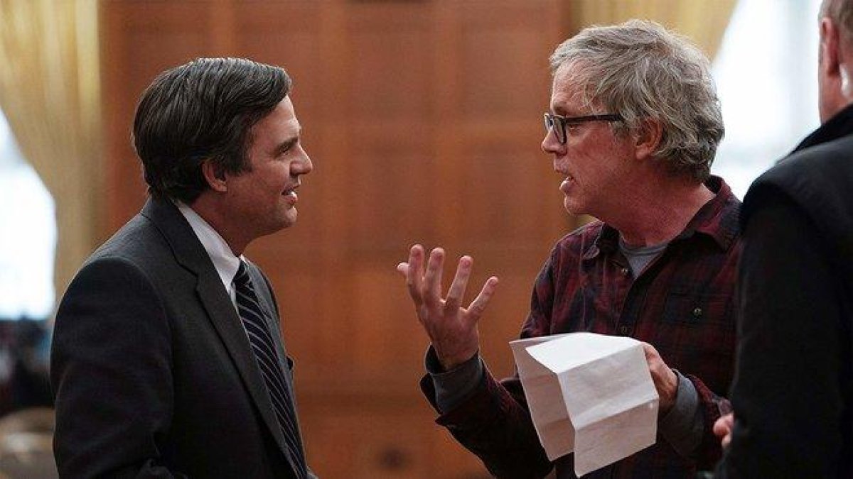 Mark Ruffalo (izquierda) y Todd Haynes, en el rodaje.-MARY CYBULSKI / FOCUS FEATURES