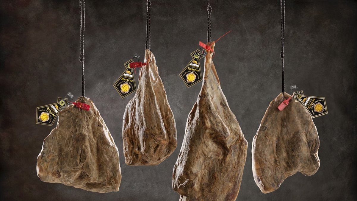 Piezas de cecina de la IGP de León.   E.M.