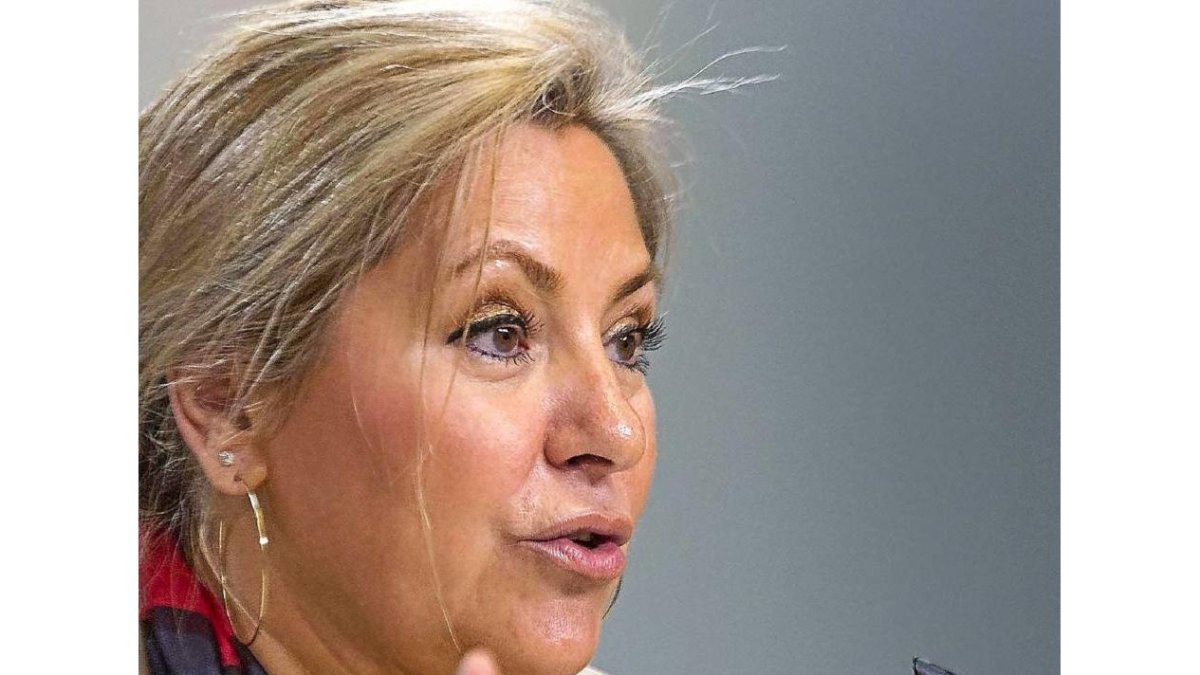 Rosa Valdeón, en la rueda de prensa tras el Consejo de Gobierno.-ICAL