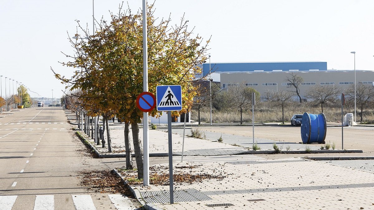 Una de las calles del plan parcial Industrial Jalón.- J.M. LOSTAU