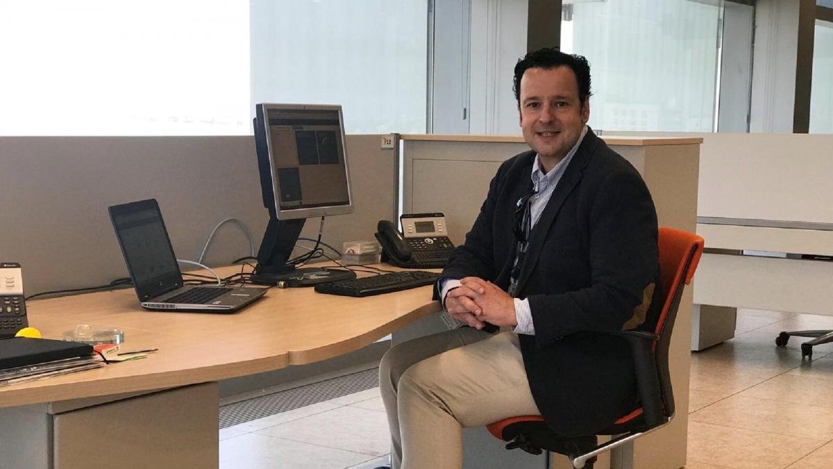 Jesús Morata muestra la plataforma Territorio Rural Inteligente.-EL MUNDO