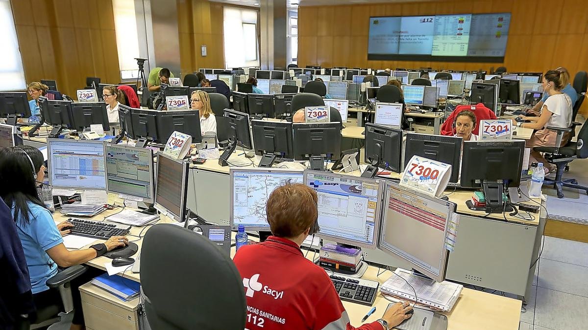 Sala del Centro de Emergencias 112 de Castilla y León.-ICAL