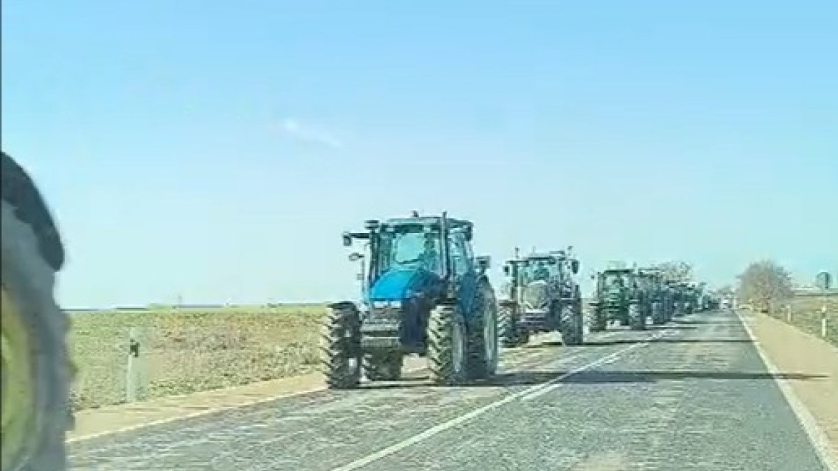 Tractorada en Becilla de Valderaduey. -E.M.