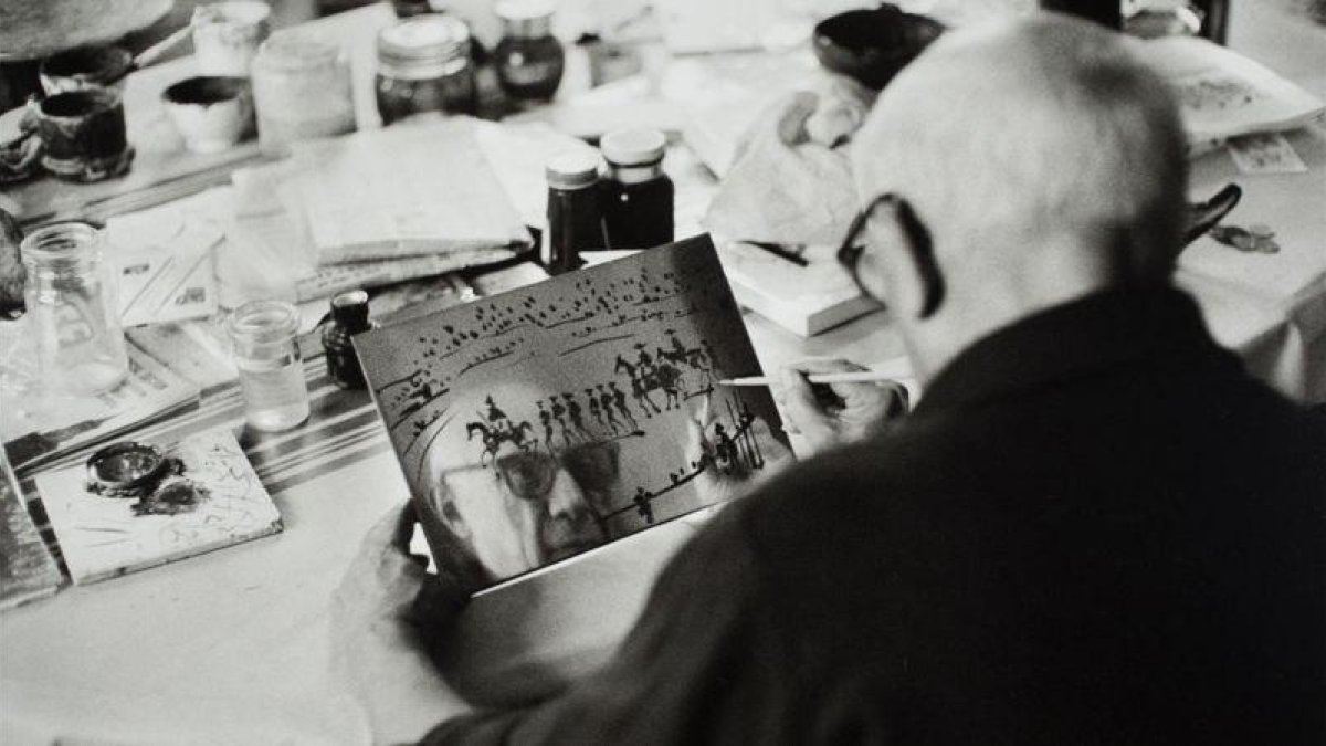 Picasso en su taller de La Californie, en 1957.-DAVID DOUGLAS DUNCAN
