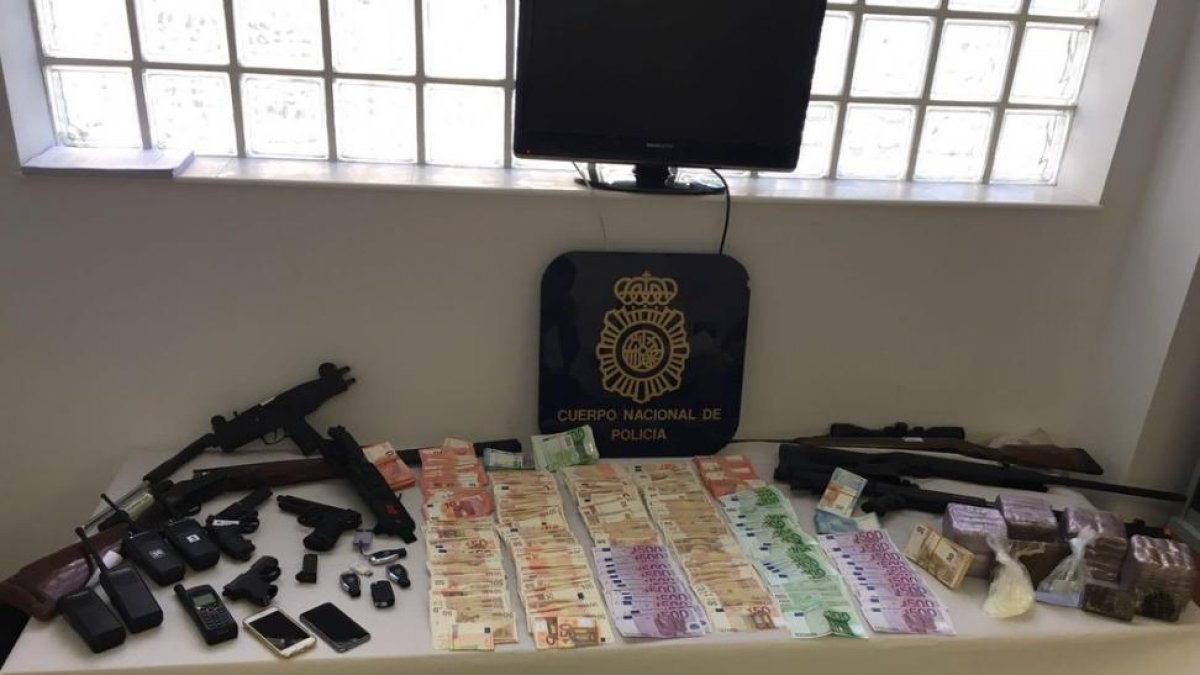 -POLICÍA NACIONAL