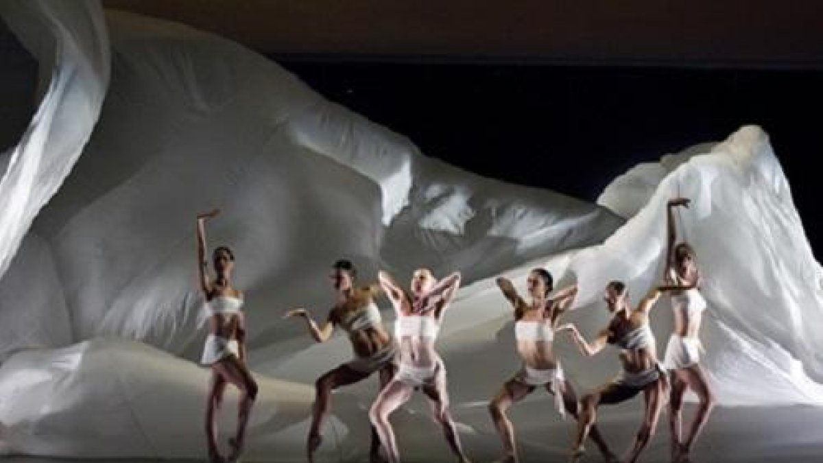 Momento de la actuación del Ballet de Víctor Ullate.-victorullateballet