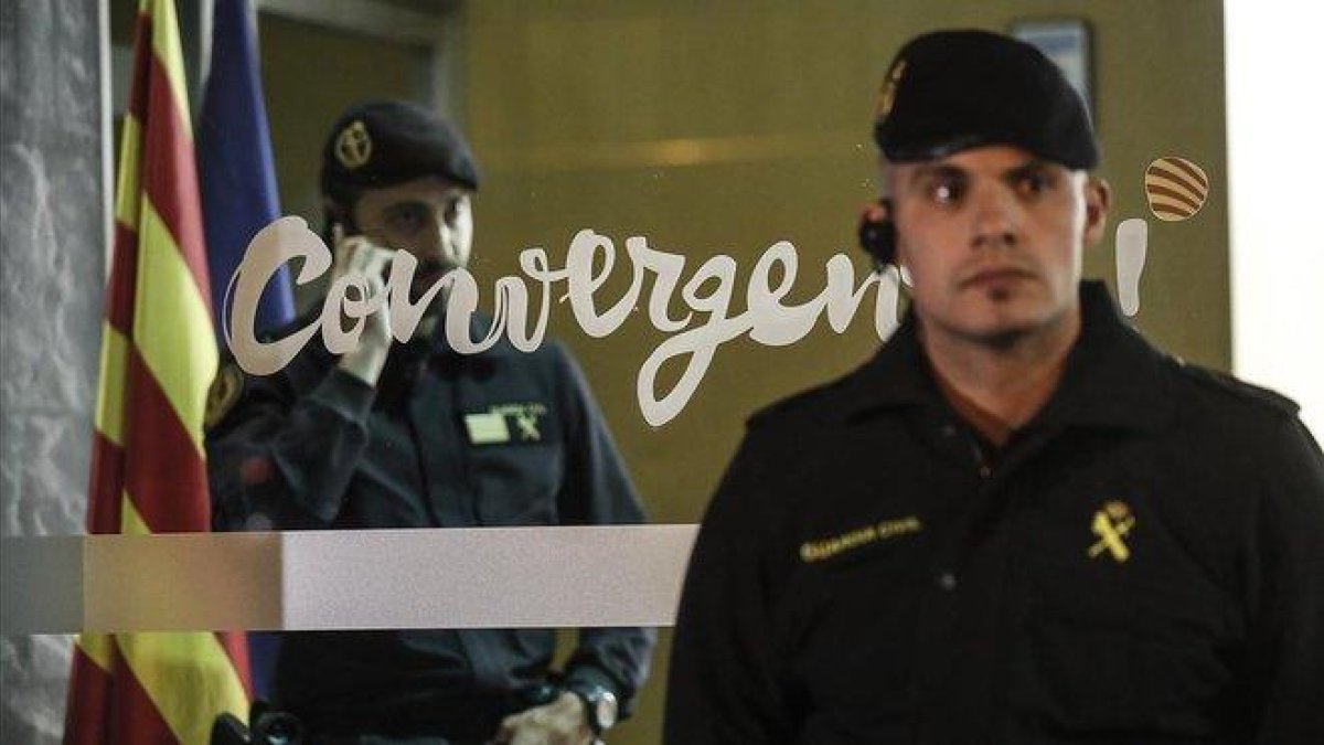 Registro en la antigua sede de CDC en Barcelona, el 21 de octubre del 2015.-EL PERIÓDICO