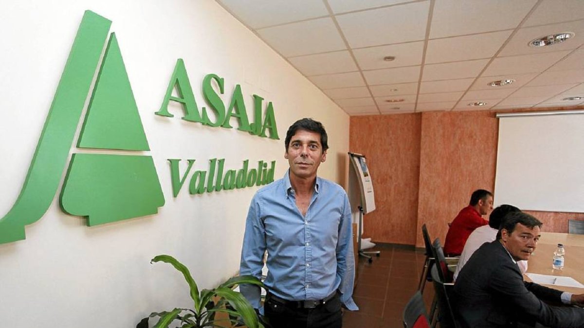 Lino Rodríguez, presidente de Asaja Valladolid, en la sede del sindicato-Pablo Requejo