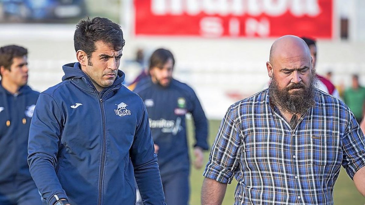 Diego Merino abandona el campo enfadado tras la eliminación copera contra Alcobendas.-MIGUEL ANGEL SANTOS