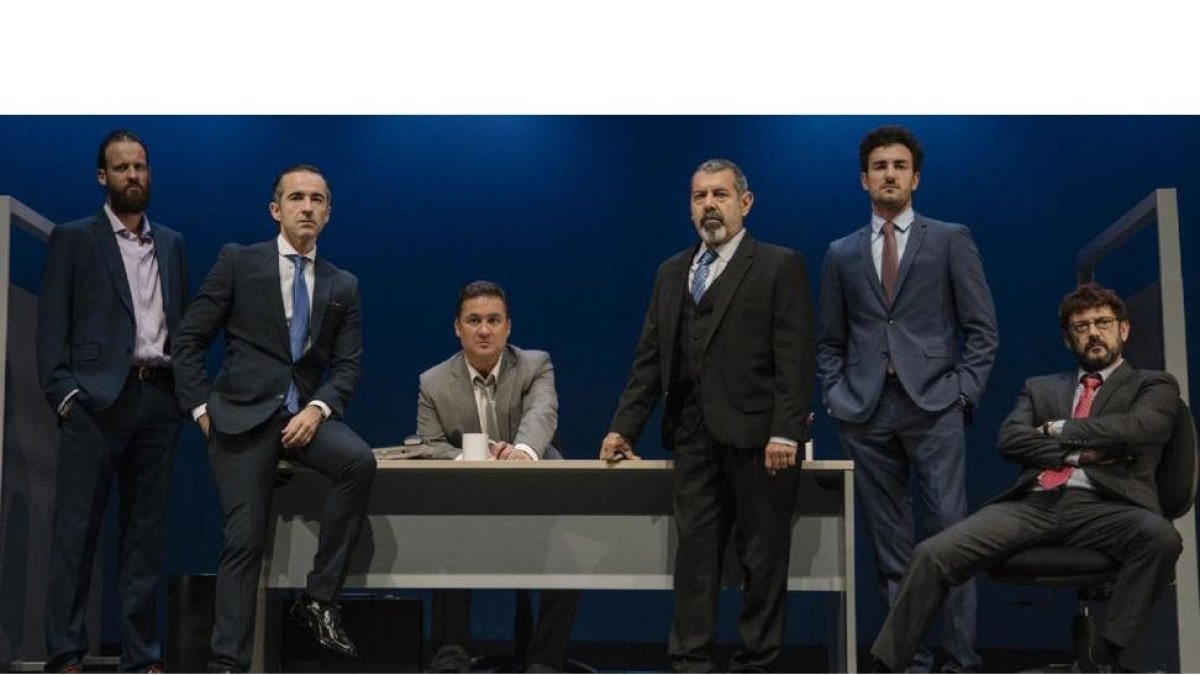 Edu Soto, Pepe Ocio, Secun de la Rosa, Manuel Morón, Miki Esparbé y Manolo Solo en ‘Smoking room’.-E. M.