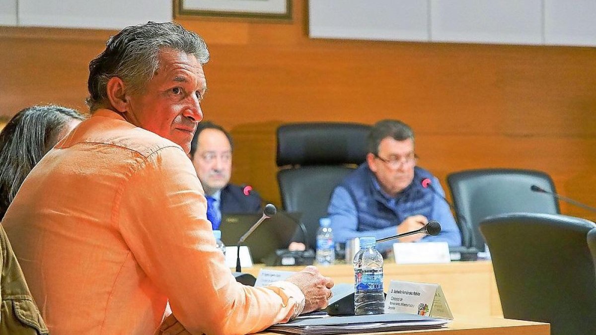 Sarbelio Fernández, presidente de Independientes, en un pleno municipal.-PHOTOGENIC / PABLO REQUEJO