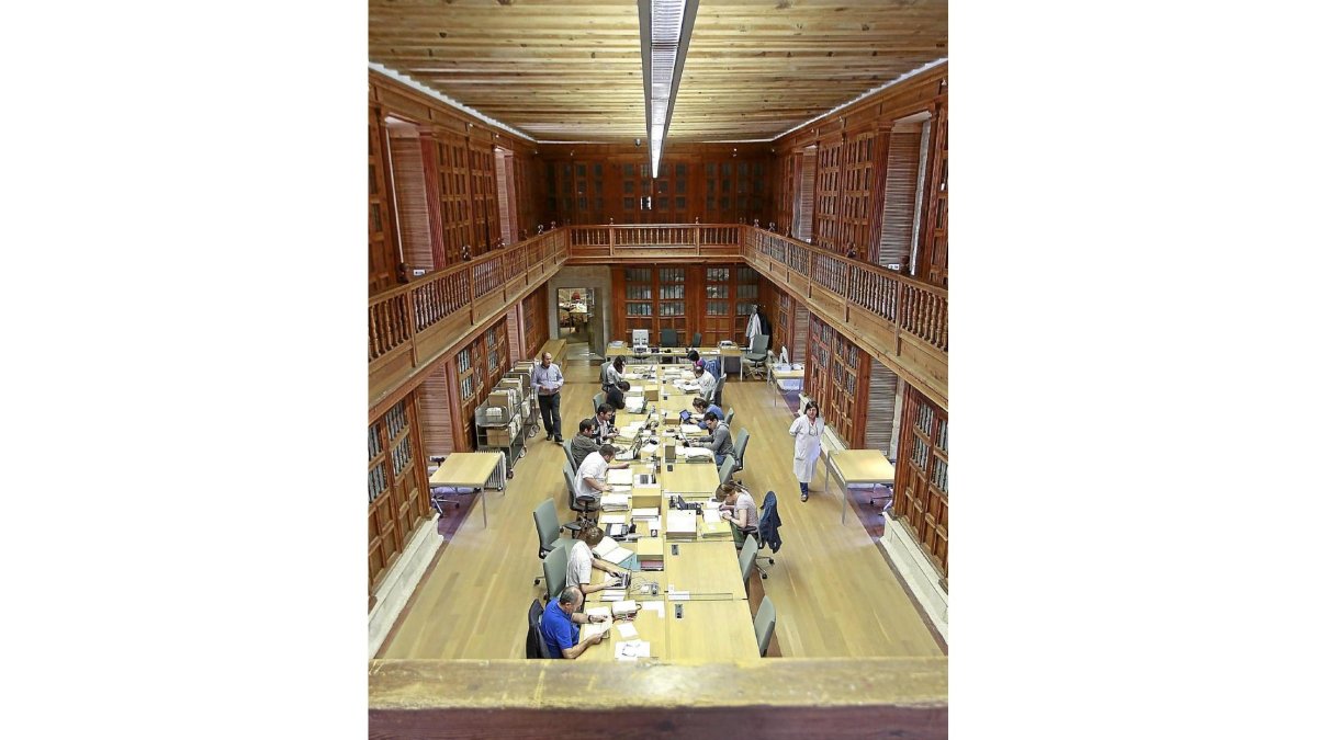 Sala del Archivo General de Simancas, que alberga documentos gubernamentales desde el siglo XV al XIX.-J.M. LOSTAU
