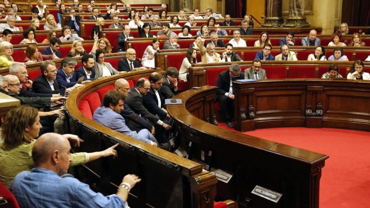 Imagen de un pleno del Parlament de Cataluña.-RICARD CUGAT