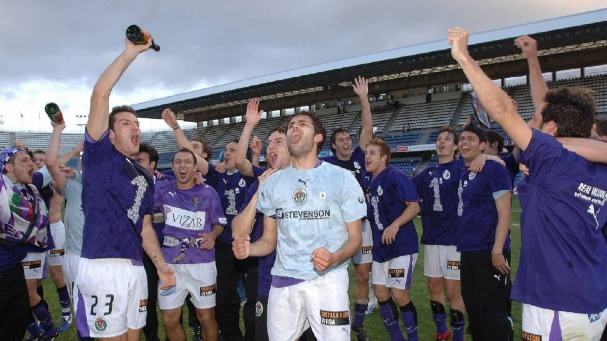 EL Real Valladolid 06-067 firmó su séptima victoria consecutiva en Tenerife, el día que ascendió a Primera-Montse Álvarez