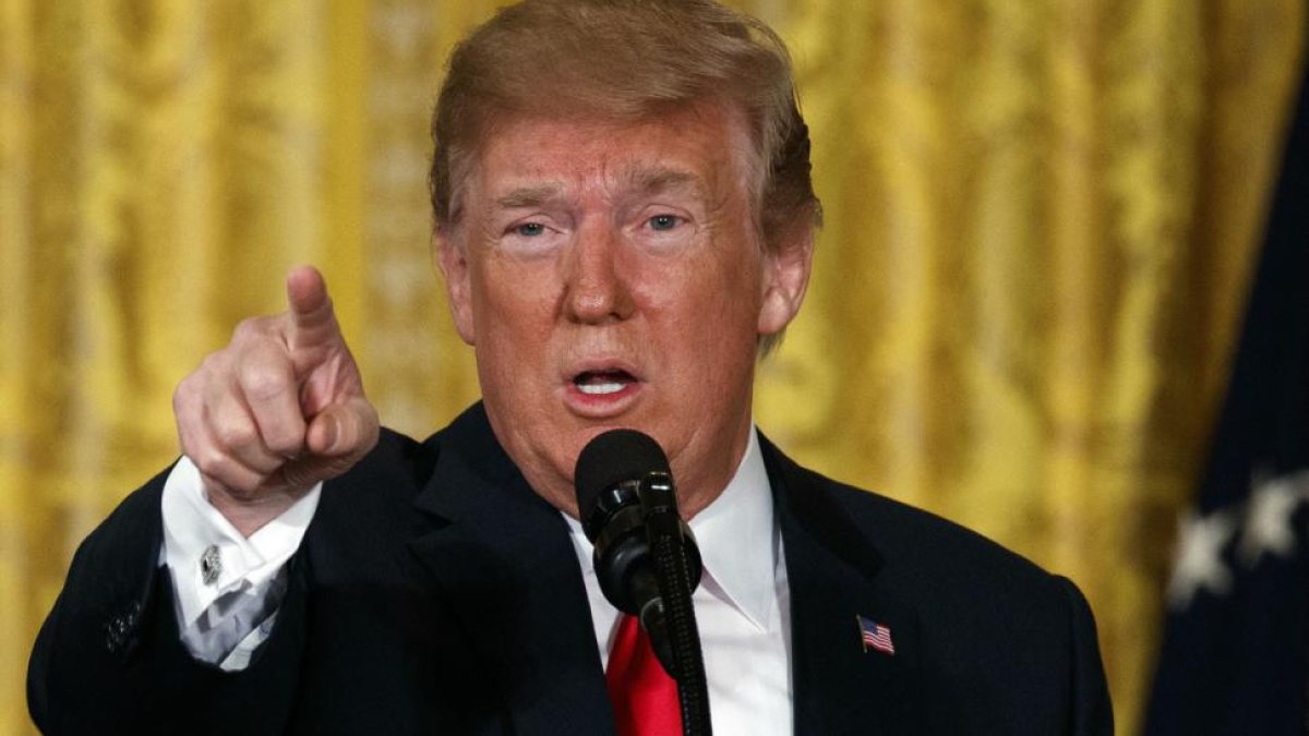 Trump, este lunes, durante la rueda de prensa que ha ofrecido en la Casa Blanca para hablar de la nueva fuerza espacial para militarizar el espacio.-AP / EVAN VUCCI