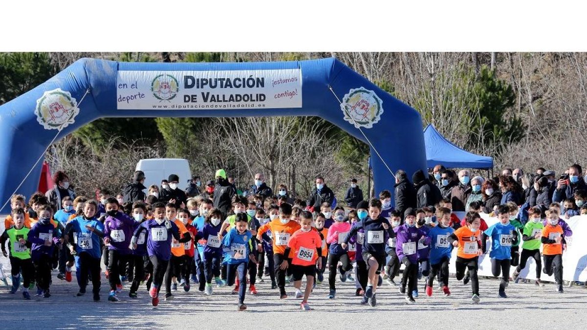 Salida de una de las pruebas de campo a través de los Juegos Escolares de la Diputación. / MONTSE ÁLVAREZ