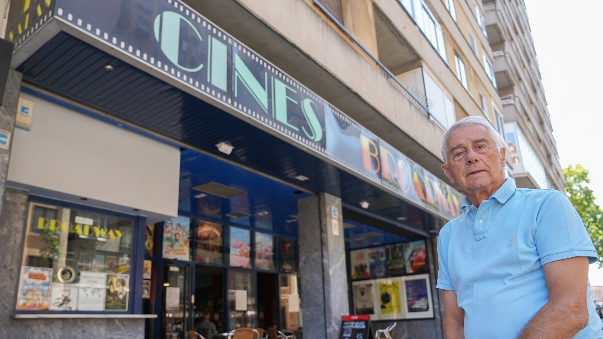 Francisco Heras es el único empresario autónomo de cine en Valladolid. -J. M. LOSTAU