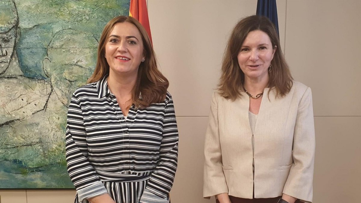 Barcones, a la izquierda, y la secretaria general de Transportes y Movilidad, Mª José Rallo. -E. PRESS