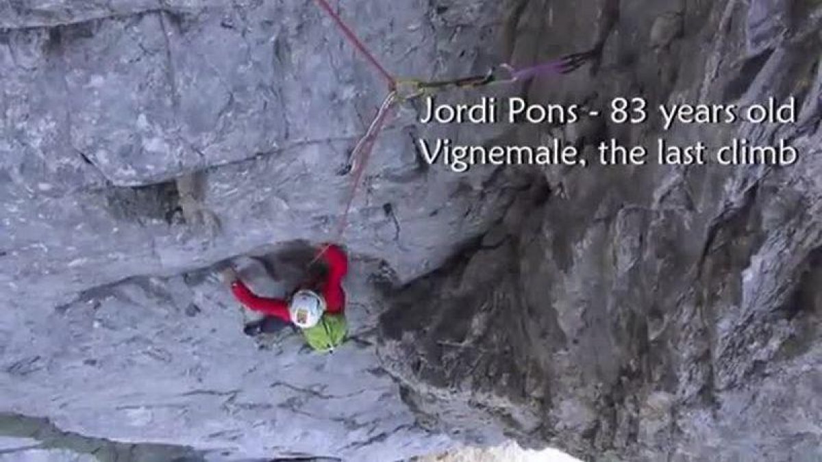 Escalada de Jordi Pons en la pared norte del Vignemale, en los Pirineos franceses.-PIXPEAK