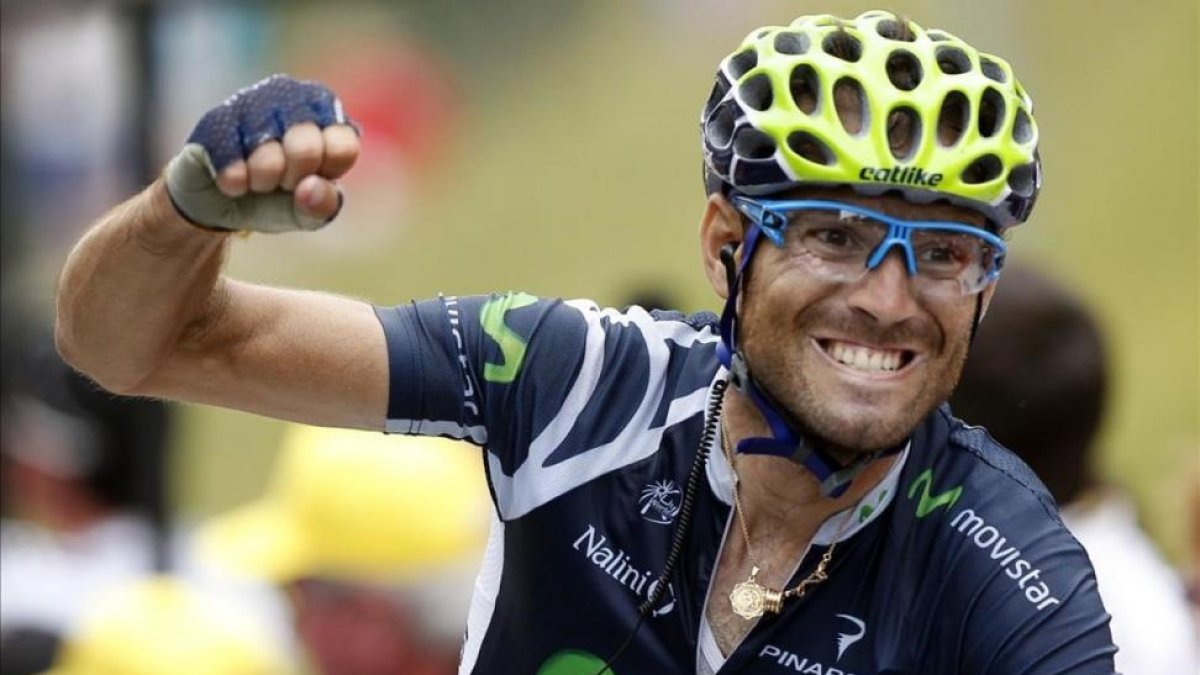 Valverde llega triunfador a la meta.-REUTERS / STEPHANE MAHE