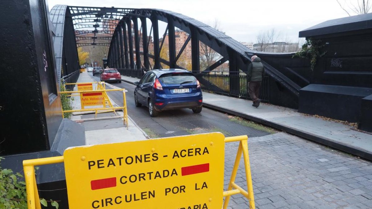 Obras en el Puente Colgante. -PHOTOGENIC