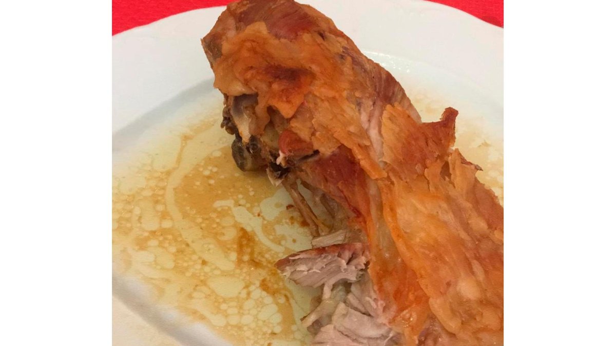 Lechazo asado estilo Navidad/E.M.