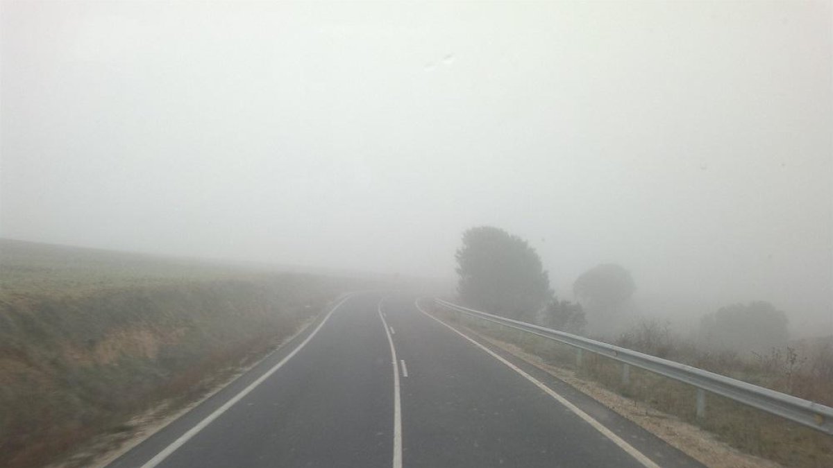 Niebla en la carretera.-EUROPA PRESS