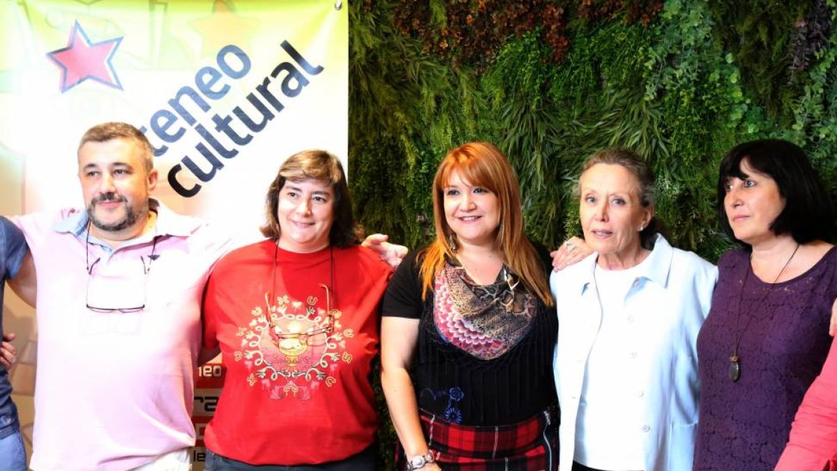 Premios Diálogo 2015 del Ateneo Jesús Pereda de CCOO Castilla y León que han recaido en la periodista burgalesa Rosa maría Mateos, Festival Internacional de Cine CINHOMO de Valladolid, y en la asociación Cultural TAM TAM Press de León-Ical
