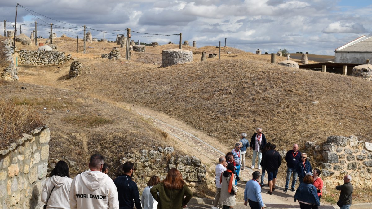 Visita a las bodegas de Mucientes. - E.M.