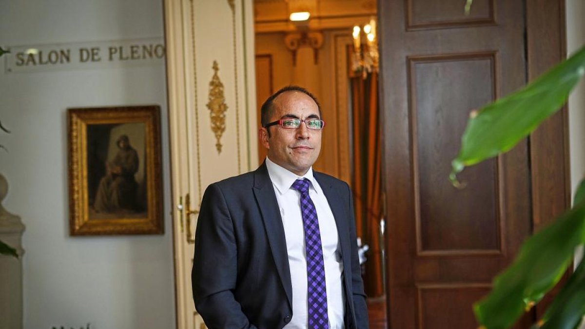 Luis Rey, en su despacho de la Diputación de Soria. I-ICAL
