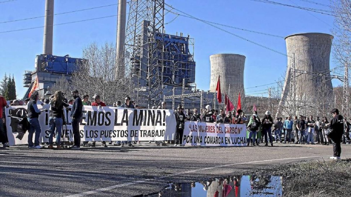 Empleados de la Hullera Vasco se manifiestan el pasado mes-El Mundo