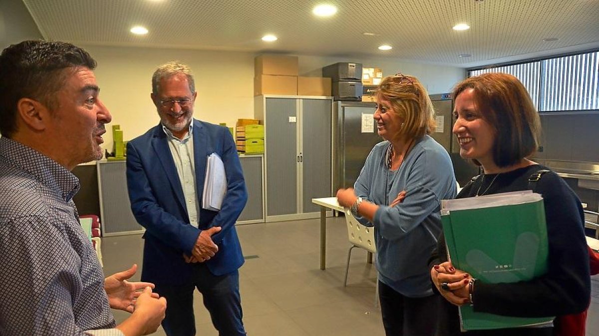 Manuel Saravia y María Sánchez durante su visita a la Fundación Intras.-E. M.