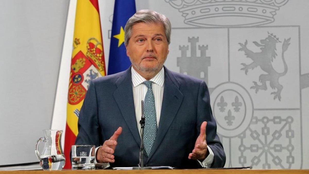 El ministro Íñigo Méndez de Vigo en rueda de prensa.-JUAN MANUEL PRATS