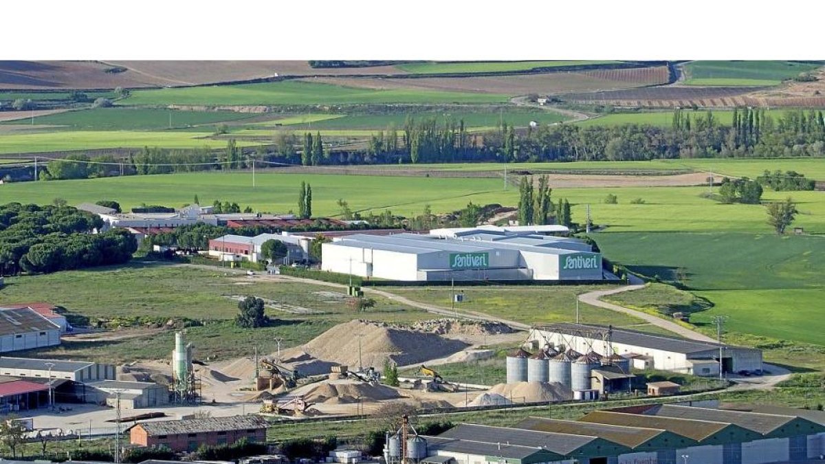 Instalaciones de Santiveri en el término municipal de Peñafiel, donde ocupa ahora 29.000 metros.-EL MUNDO