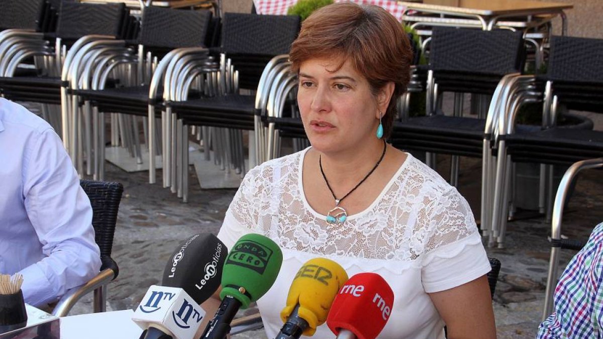 La concejala de Cultura y Patrimonio del Ayuntamiento de León, Margarita Torres, presenta la teatralización de las Cortes de León de 1188-ICAL