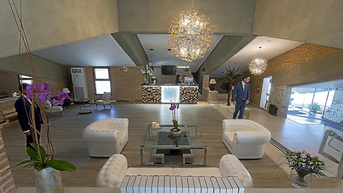 Hall del hotel El Montico en el inicio de su segunda etapa.  PHOTOGENIC