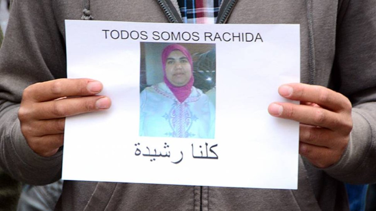 ´Todos somos Rachida', con el retrato de la fallecida-A.M
